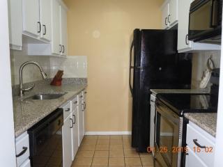47 Presidential Dr, Englewood NJ  07631-3941 exterior