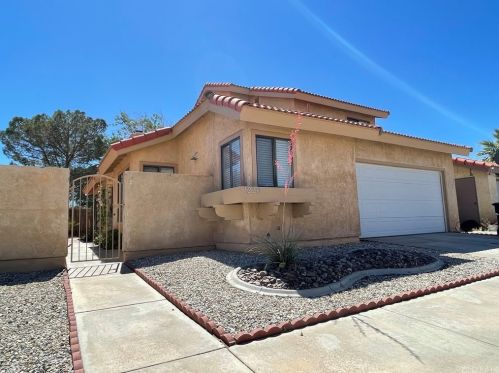 12217 6th Ave, Victorville, CA 92395-9762