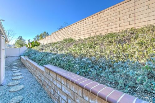 102 Blackberry Crk, Beaumont, CA 92223-7338