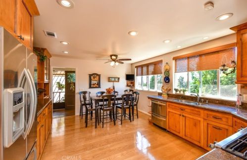 2938 Gertrude Ave, Glendale, CA 91214-2038