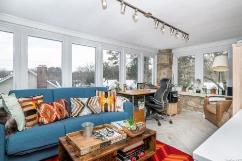 77 Kewanee Rd, New Rochelle NY  10804-1301 exterior