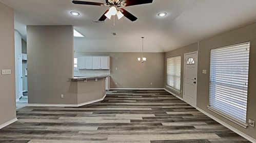 8129 Hulen Park Cir, Fort Worth, TX 76123-1398