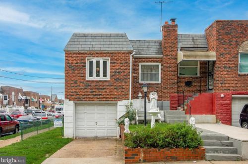 1026 Cayuga St, Philadelphia, PA 19124-3838