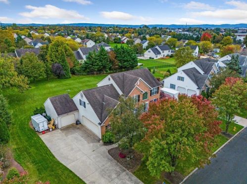 5924 Elderberry Dr, Orefield PA  18069-8811 exterior