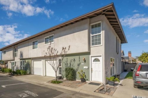 4018 Fielding Ct, Cypress, CA 90630-4223