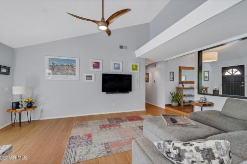 3495 Texas Ave, Simi Valley, CA 93063-1420