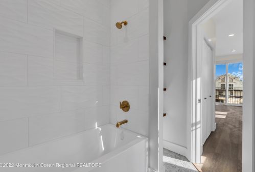 1217 Niihau Dr, Lacey NJ  08731-4702 exterior