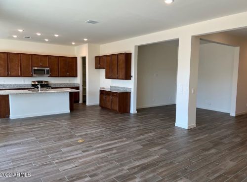8021 Northview Ave, Glendale, AZ 85303-1821
