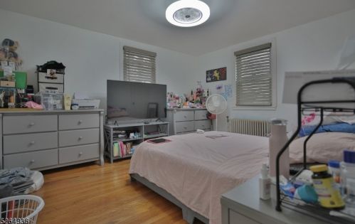 1601 Wood Ave, Roselle NJ  07203-3026 exterior