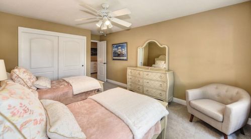 255 American River Canyon Dr, Folsom CA  95630-7142 exterior