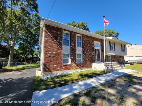 241 Chelsea Ave, Berkeley Township, NJ 08721-1053