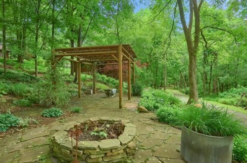 144 Kern Rd, Portersville PA  16051-2114 exterior