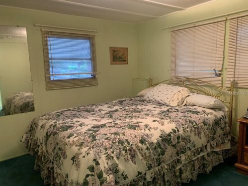 2132 Kepner Dr, Tarpon Springs FL  34691-4248 exterior