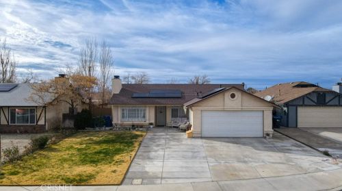 45331 Bison Cir, Lancaster CA  93535-2048 exterior