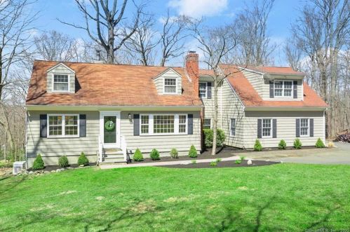 41 Rolling Ridge Rd, Ridgefield, CT 06877-1813