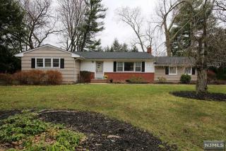 589 Forest Dr, Westwood, NJ 07675-5932