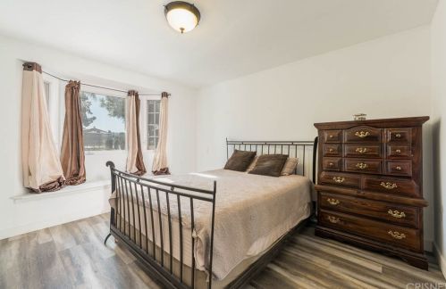 14639 Albers St, Van Nuys CA 91411-3713 exterior