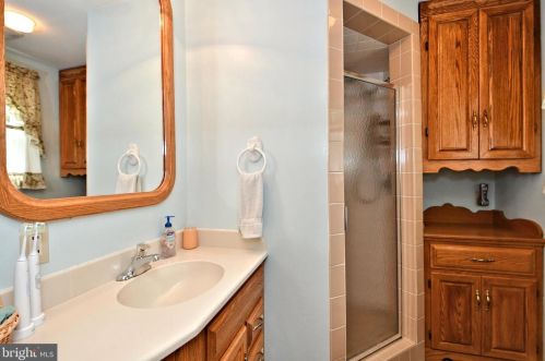 325 Lewis Rd, Limerick PA 19468-1510 exterior