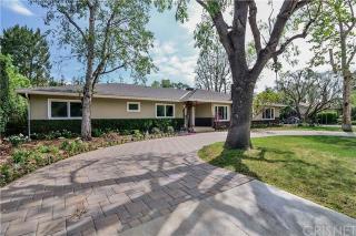 17554 Weddington St, Van Nuys, CA 91316-2565