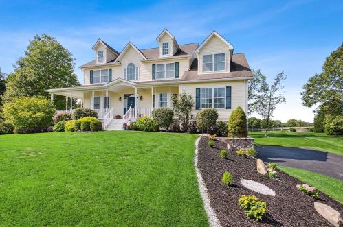 39 Robin Ct, Poughquag NY  12570-4508 exterior