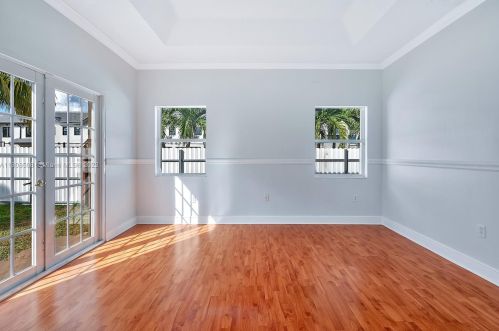 7090 5th Ave, Hialeah FL  33014-4952 exterior