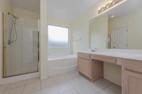 913 Jeffrey Dr, Denton TX  76208-6425 exterior