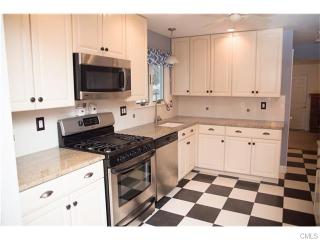 17 Green Pasture Rd, Bethel, CT 06801-1259