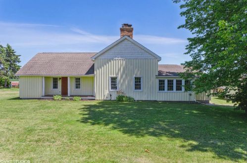 8960 Town Line Rd, Kewaskum, WI 53040-9349