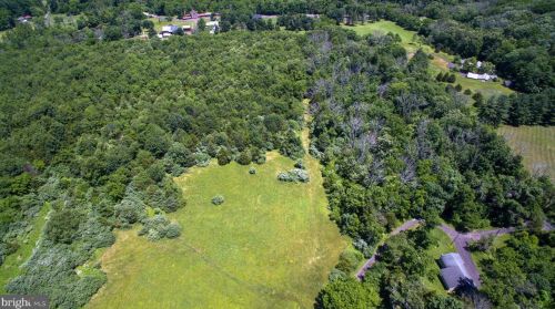 238 Dark Hollow Rd, Pipersville, PA 18947-9372