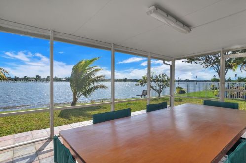 18806 24th Ct, Hollywood FL  33029-5354 exterior