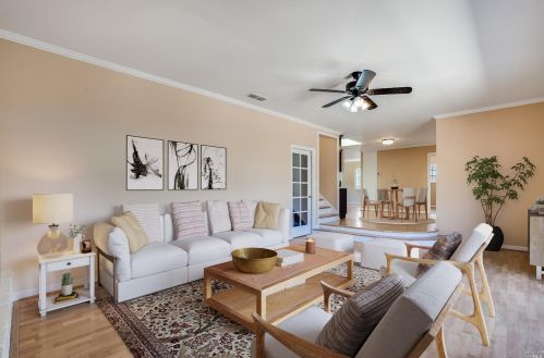 1587 Nuthatch Ln, Sunnyvale CA  94087-4939 exterior