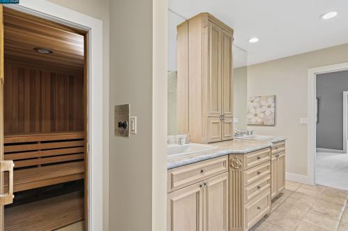 12740 Brookpark Rd, Oakland CA  94619-3137 exterior