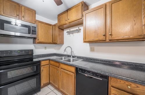1815 Nebraska Dr, Xenia OH  45385-4841 exterior