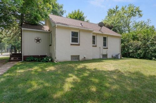 407 3rd St, New Johannesburg WI  54017-2012 exterior