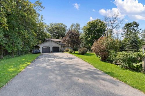 3267 Pioneer Dr, Green Bay, WI 54313-6134