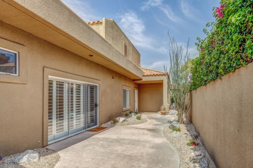 64 Pebble Beach Dr, Rancho Mirage CA  92270-1608 exterior