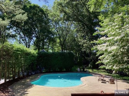 459 High St, Norwood, NJ 07648-1237