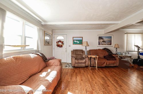 40 Irving Pl, Tinton Falls NJ  07724-1625 exterior