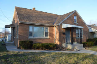 3620 Lakefield Dr, Milwaukee WI  53215-4135 exterior