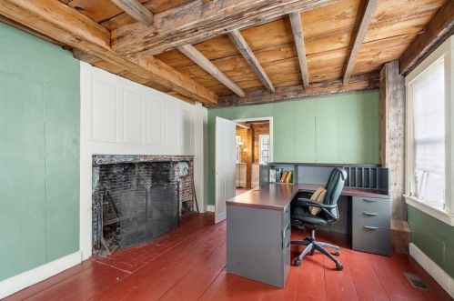 37 Main St, Petersham MA 01366-9502 exterior