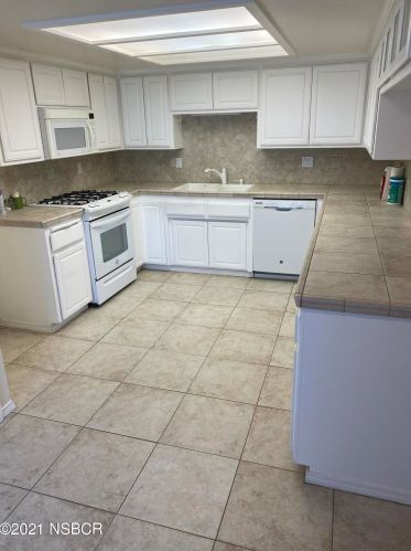 1207 Jackie Ln, Santa Maria, CA 93454-5928
