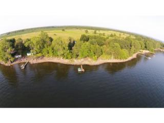 478 Lakewood Dr, Hog Island, VT 05488-8095