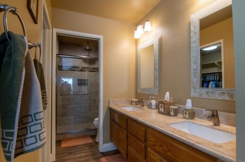 17958 Avenida Alozdra, San Diego CA 92128-1570 exterior