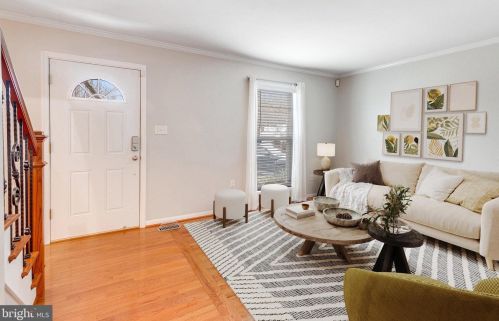 5483 Rector Dr, Woodbridge VA  22193-3703 exterior