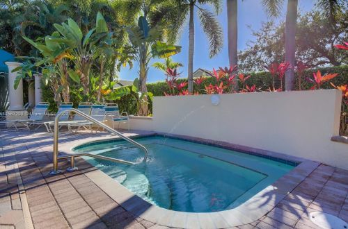 14350 11th St, Hollywood FL  33027-6148 exterior