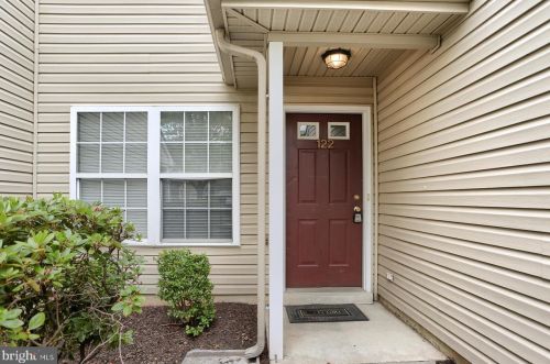 122 Cardinal Ln, Hummelstown PA  17036-8755 exterior
