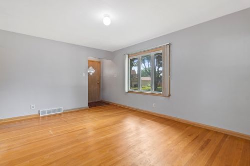 9424 Orchard St, Milwaukee, WI 53214-4162