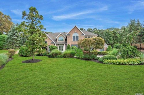 33 Mary Ct, Huntington Station, NY 11747-1929