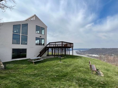 2926 Vista Ct, Covington KY  41017-3687 exterior