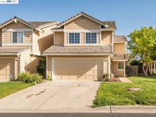 135 Pelican Loop, West Pittsburg CA  94565-2003 exterior
